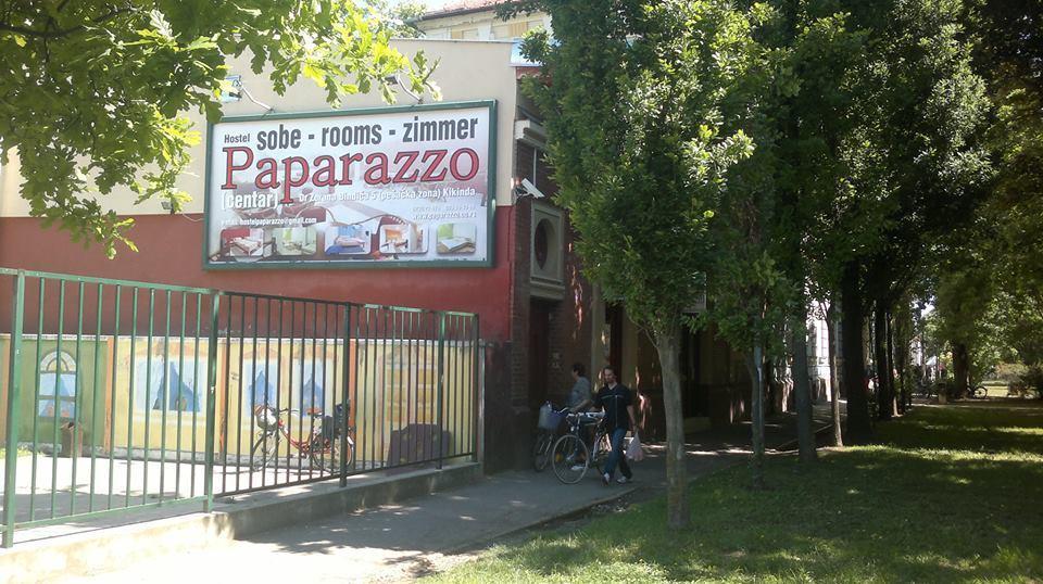 Kikinda Hostel Paparazzo & Apartmens מראה חיצוני תמונה