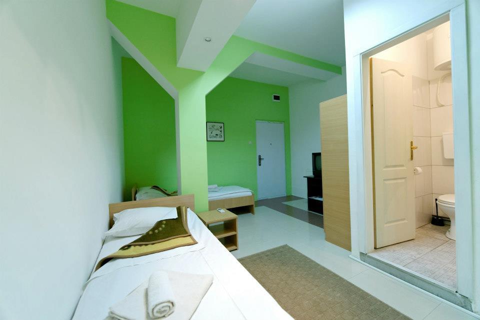 Kikinda Hostel Paparazzo & Apartmens מראה חיצוני תמונה