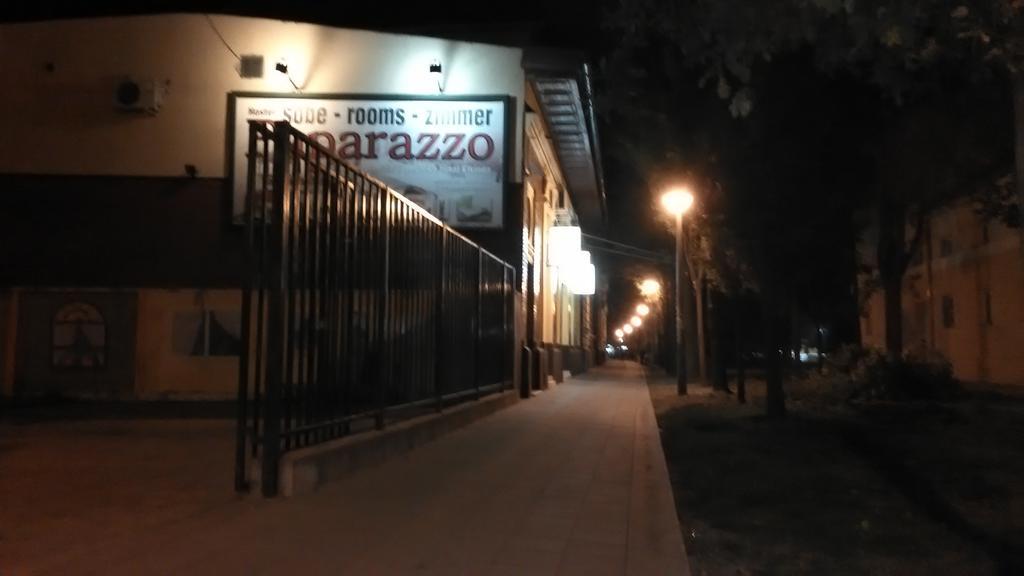 Kikinda Hostel Paparazzo & Apartmens מראה חיצוני תמונה