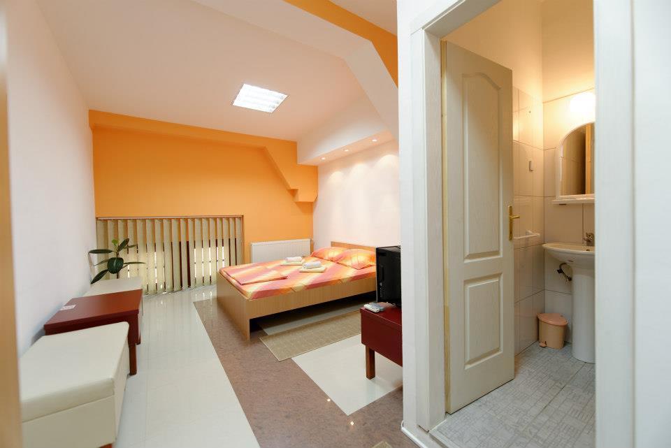 Kikinda Hostel Paparazzo & Apartmens חדר תמונה