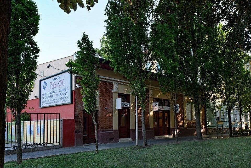 Kikinda Hostel Paparazzo & Apartmens מראה חיצוני תמונה